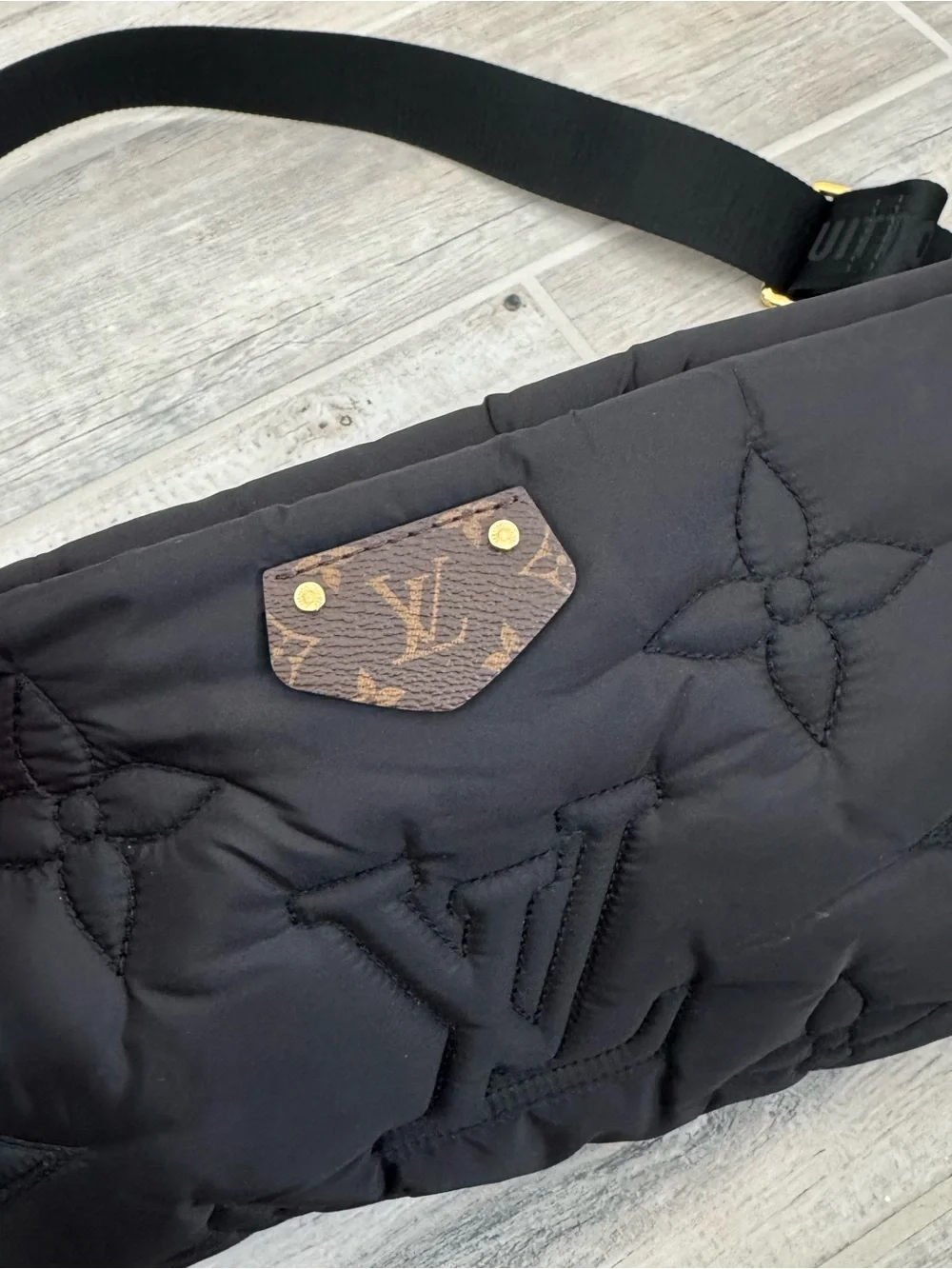 Louis Vuitton Black Maxi Pillow Crossbody Pochette #0074